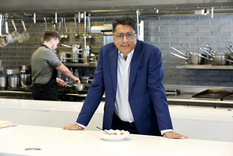 UNP Grocer 46582 Iceland CEO Tarsem Dhaliwal Deeside013