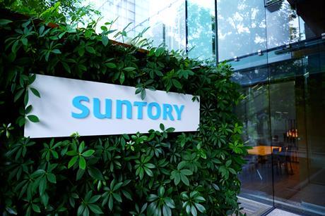 suntory_signboard_tokyo_japan